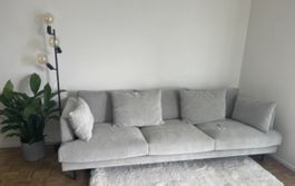 Gemütliches Sofa in grau von Micasa