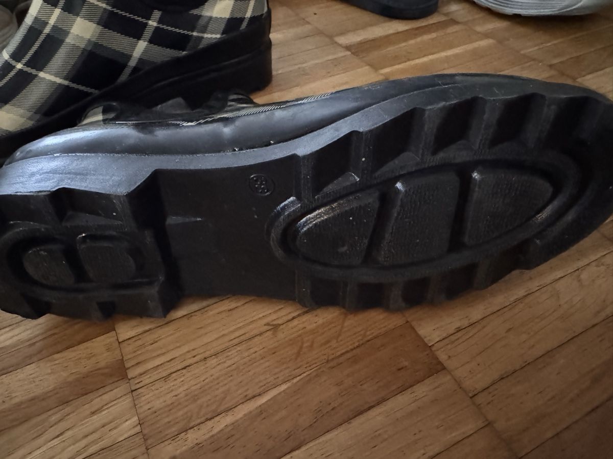 Scarpe da donna: Stylische Gummistiefel Gr. 38 – Usato da Winterthur venduto da EasyRS 2