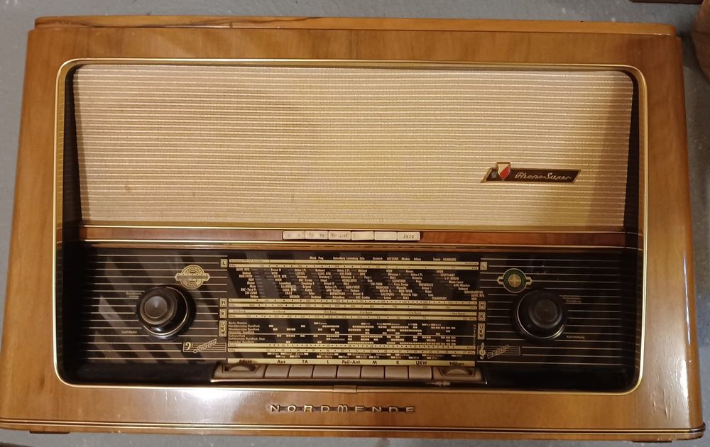 RADIO. Alt. NORDMENDE mit Plattenspieler. (Gebraucht) in Zürich für CHF ...