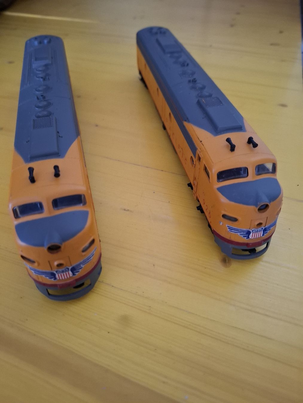 Rivarossi Modellini di ferrovie: Modelleisenbahn Loks Union Pacific 2er Set gebraucht – Usato da St.Gallen venduto da bpeter01