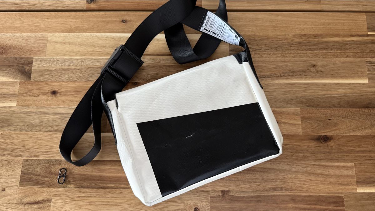 Freitag Borse: FREITAG F11 LASSIE NEW – Nuovo (secondo la descrizione) da Arzier-Le Muids venduto da cin_ldd2 3