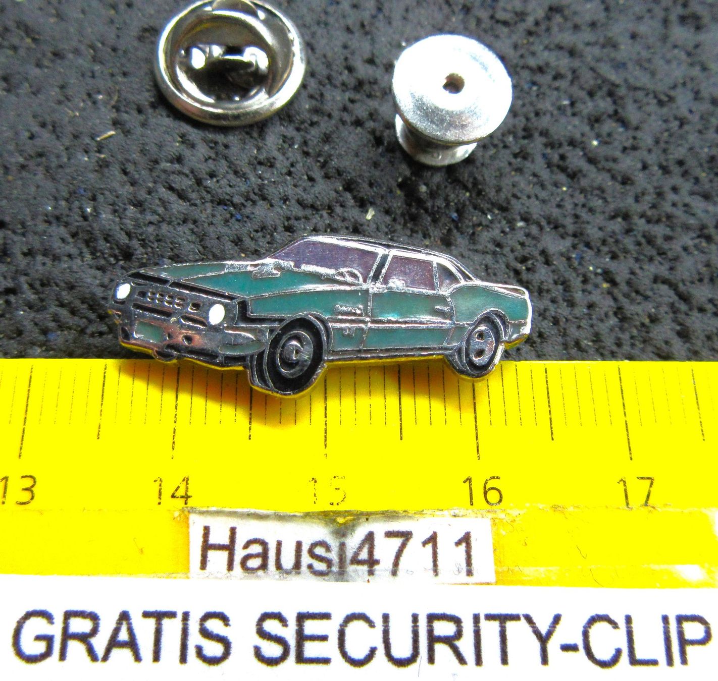 Chevrolet Plaketten & Abzeichen: CAMARO CHVY AUTO PIN ENAMEL MIT SECURITY-CLIP – Gebraucht aus Ettingen von Hausi4711