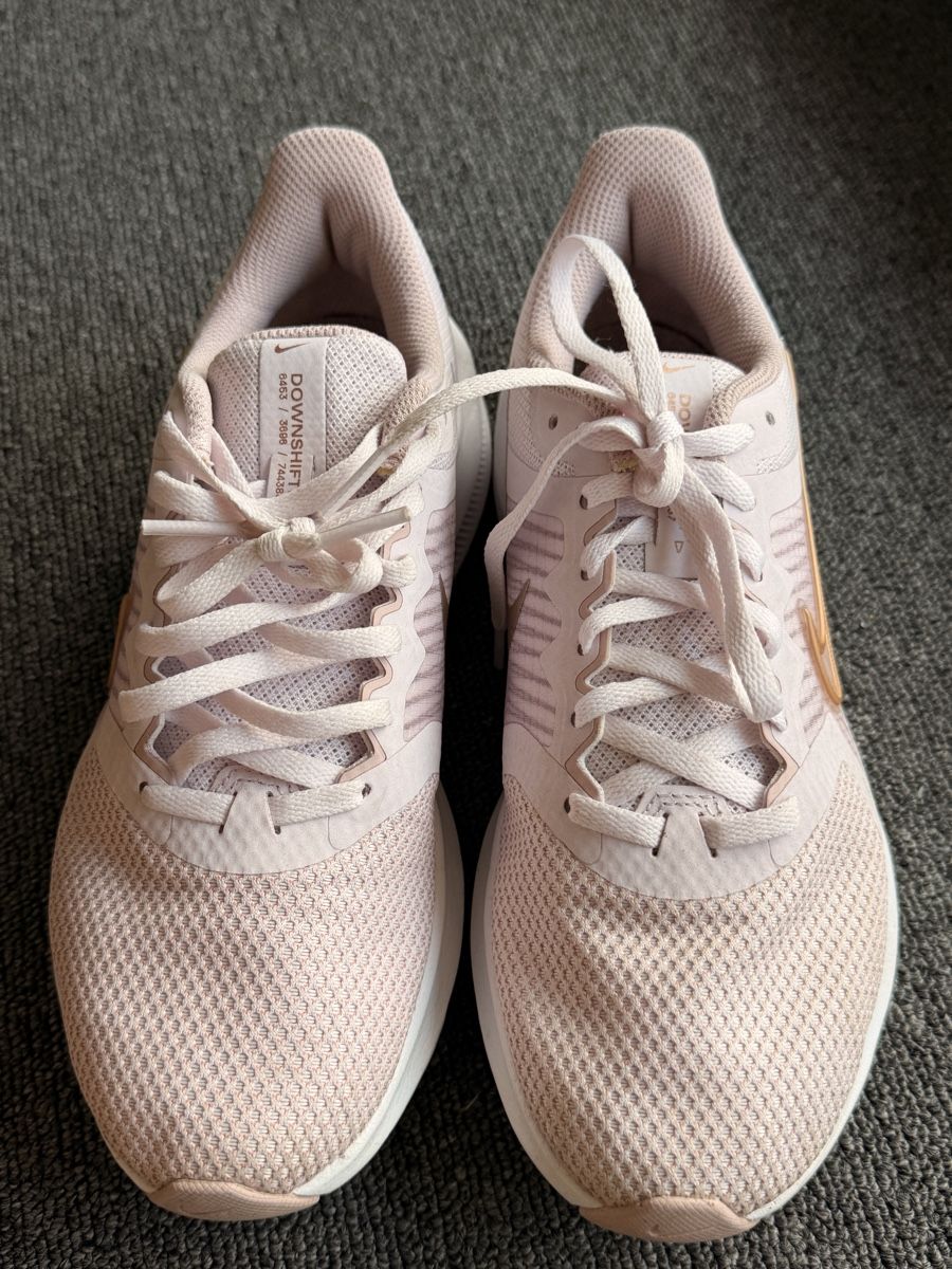 Nike Damenschuhe: Nike Downshifter 11 femmes taille 38 – Gebraucht aus Bulle von LeMoleson 1