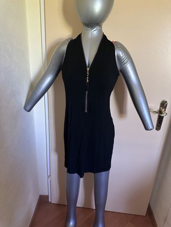 Robe noire neuve avec fermeture éclair taille S M 