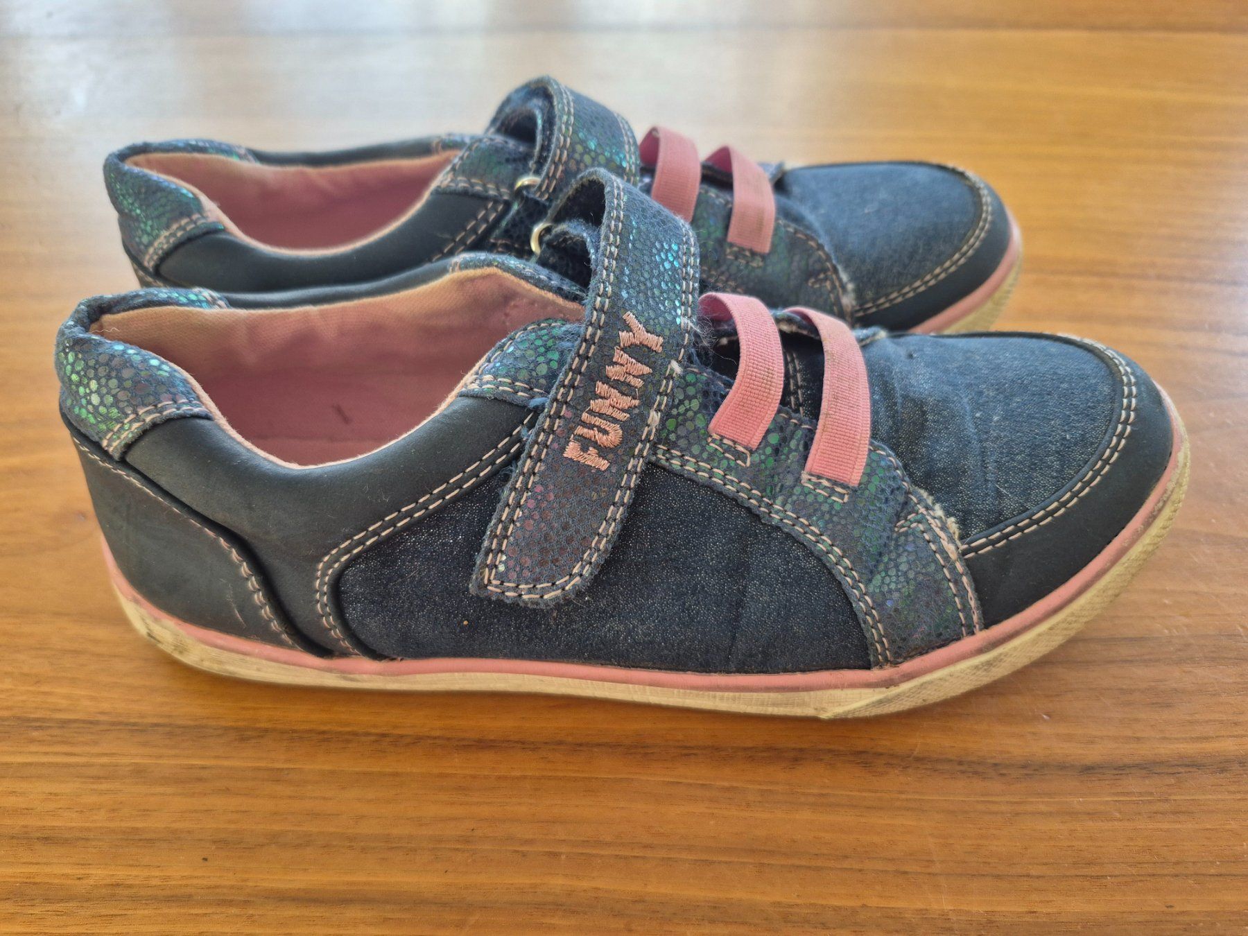 Schuhe für Mädchen: Freizeitschuhe, Halbschuhe Gr. 33 – Gebraucht aus Lengnau AG von Mefari 1