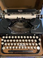 Royal Schreibmaschine, Antik, Vintage, Sammlerstück!