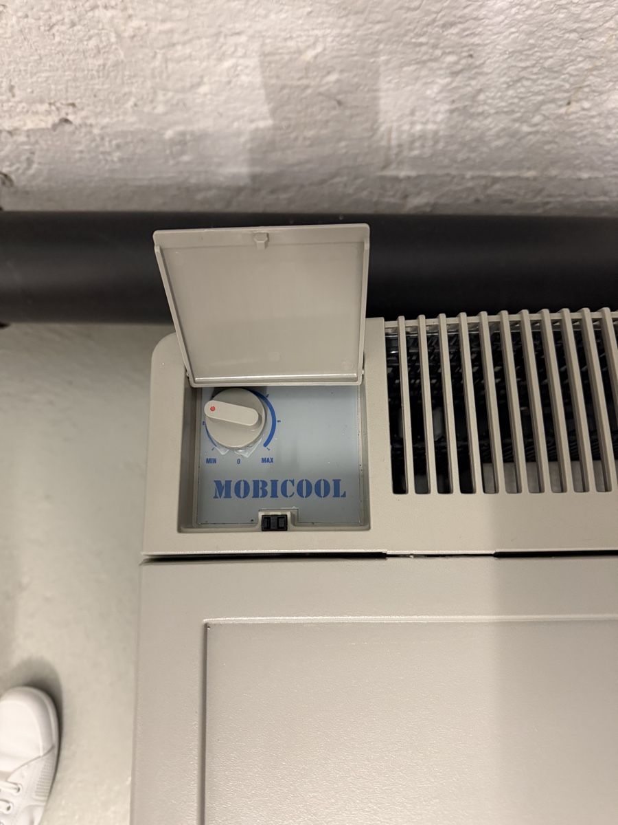 Mobicool Frigoriferi & Refrigeratori: Mobicool MB40 Kompressor 38L Kühl- und Gefrierbox  – Usato da Seewen SZ venduto da divaio1981 1