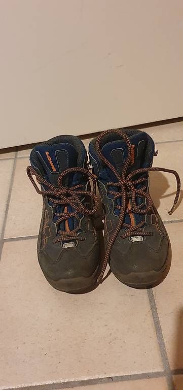 Lowa Scarpe per ragazzi: Lowa Treckingschuhe – Usato da Uitikon Waldegg venduto da sgrimmer