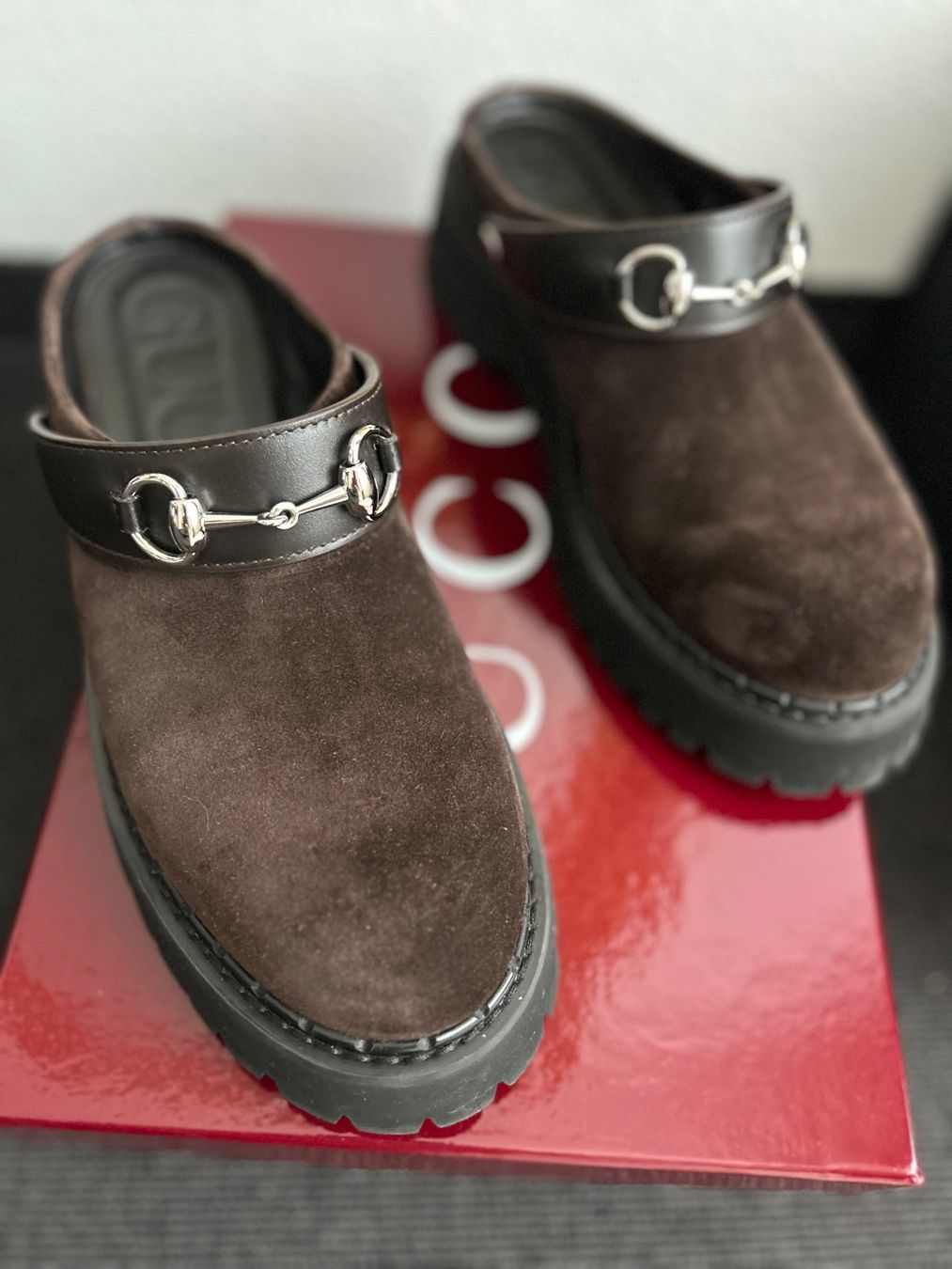 Gucci Scarpe da donna: Gucci sabot en daim – Usato da Chez-le-Bart venduto da kouni12 4