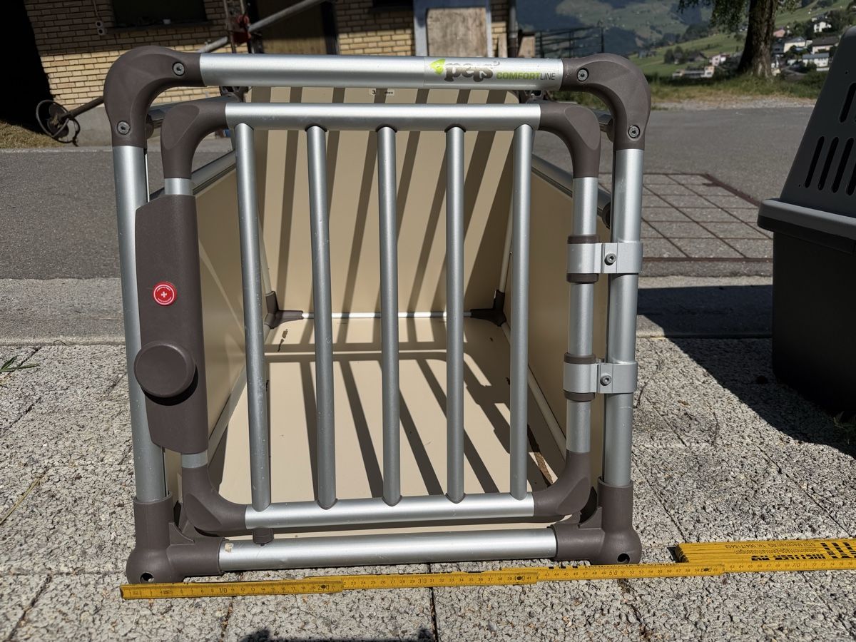 4pets Gabbie, trasporto & Sicurezza: 4pets Hundebox Grösse S Aluminium Beige – Usato da Ennetmoos venduto da Raragon 1
