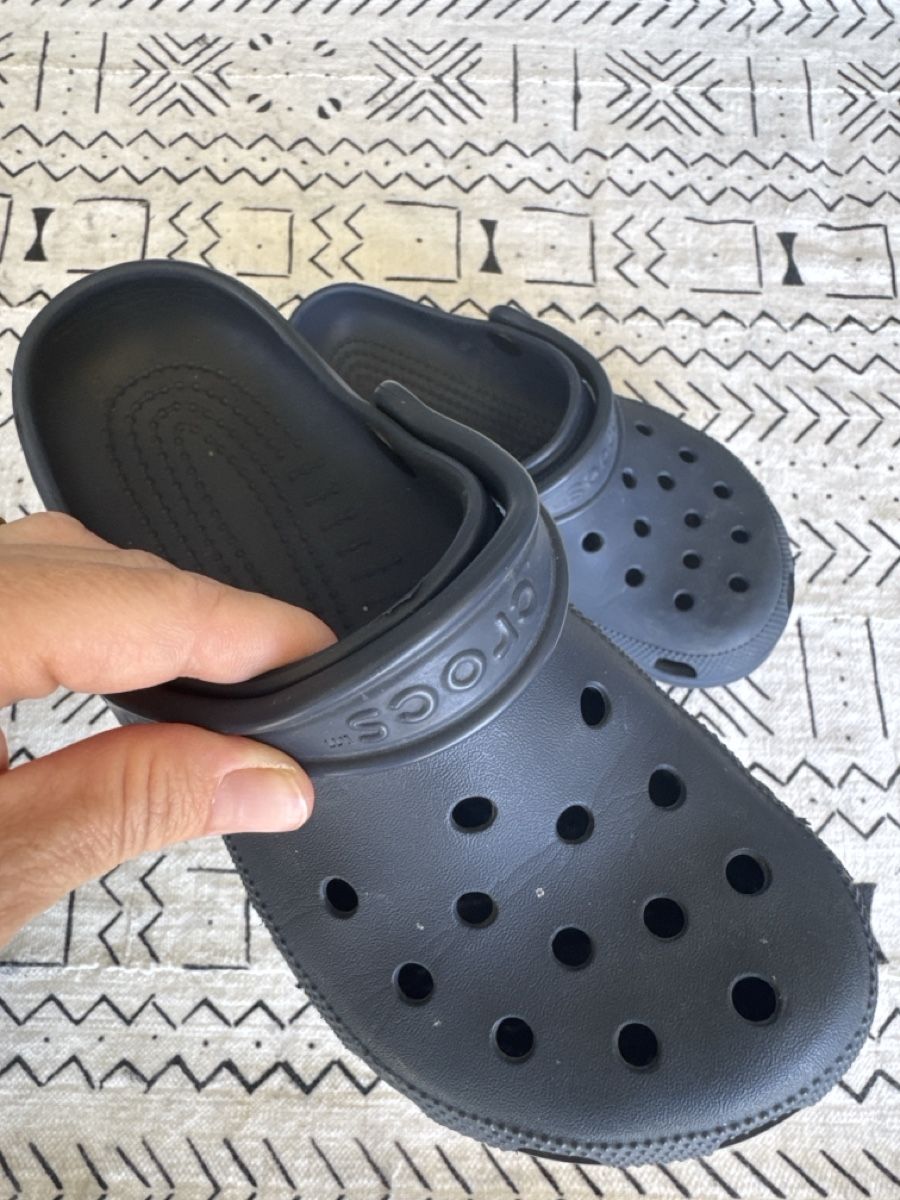 Crocs Chaussures hommes: Crocs Clogs dunkelblau Gr. 36/37 – D'occasion à Zürich par koraia 4