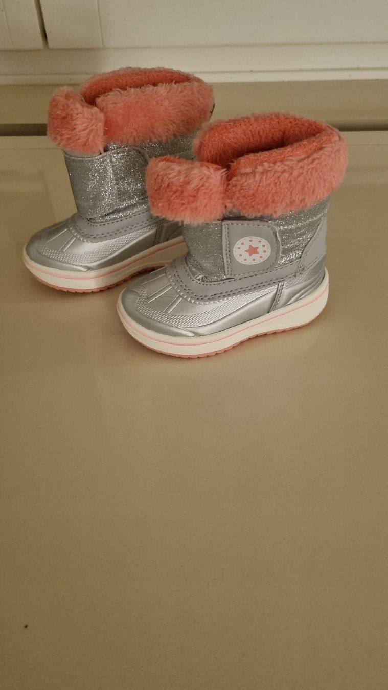 Scarpe per ragazze: Botte neige fille – Usato da Ferpicloz venduto da Clicli014