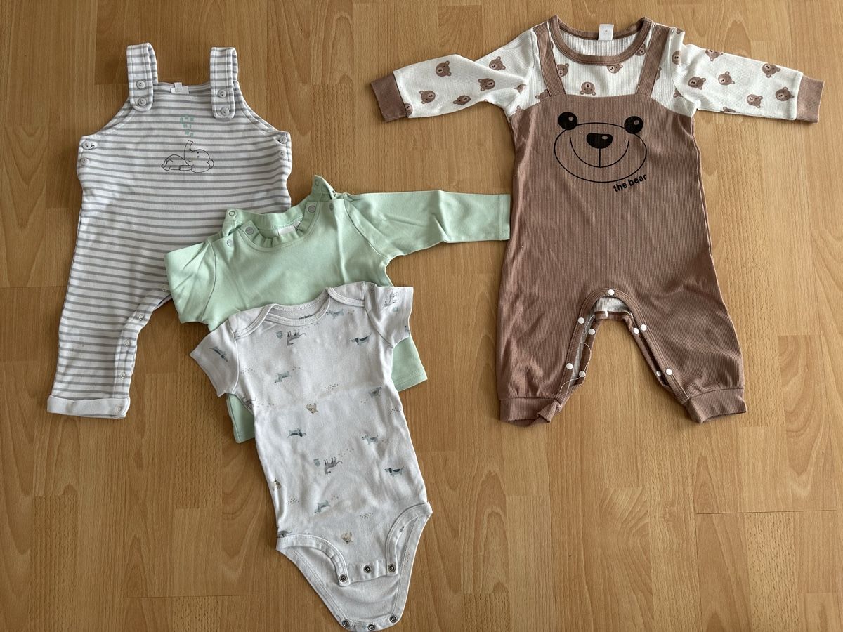 Lotti & Set di vestiti: Baby Kleider – Usato da Düdingen venduto da Laeri96