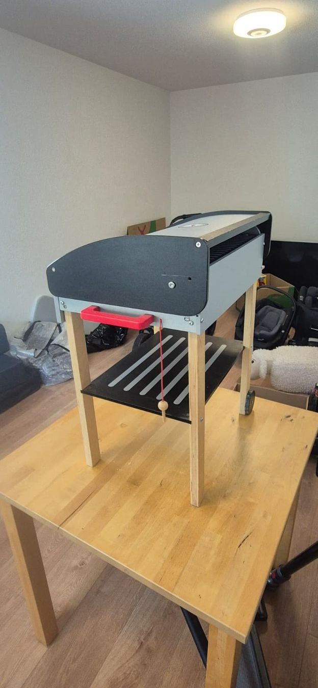 Jouets: Kinder Grill – D'occasion à Wetzikon ZH par B3RTO-ZH 2