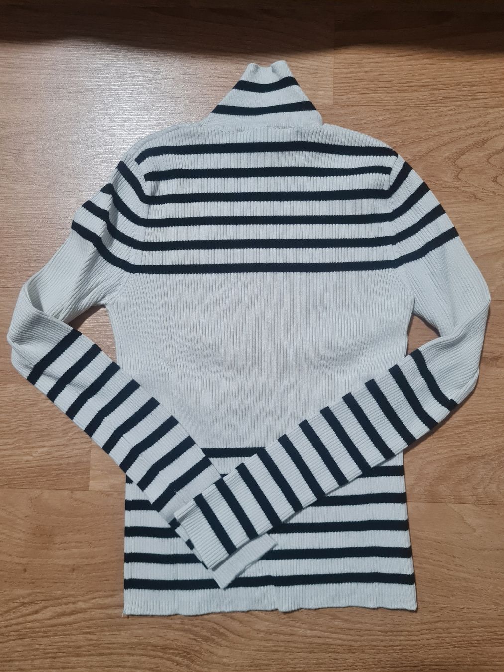 Zara Pullover & Sweatshirts: Pull ZARA rayé noir et blanc, taille S – Neu (gemäss Beschreibung) aus Crans-Montana von eli_57z8 3