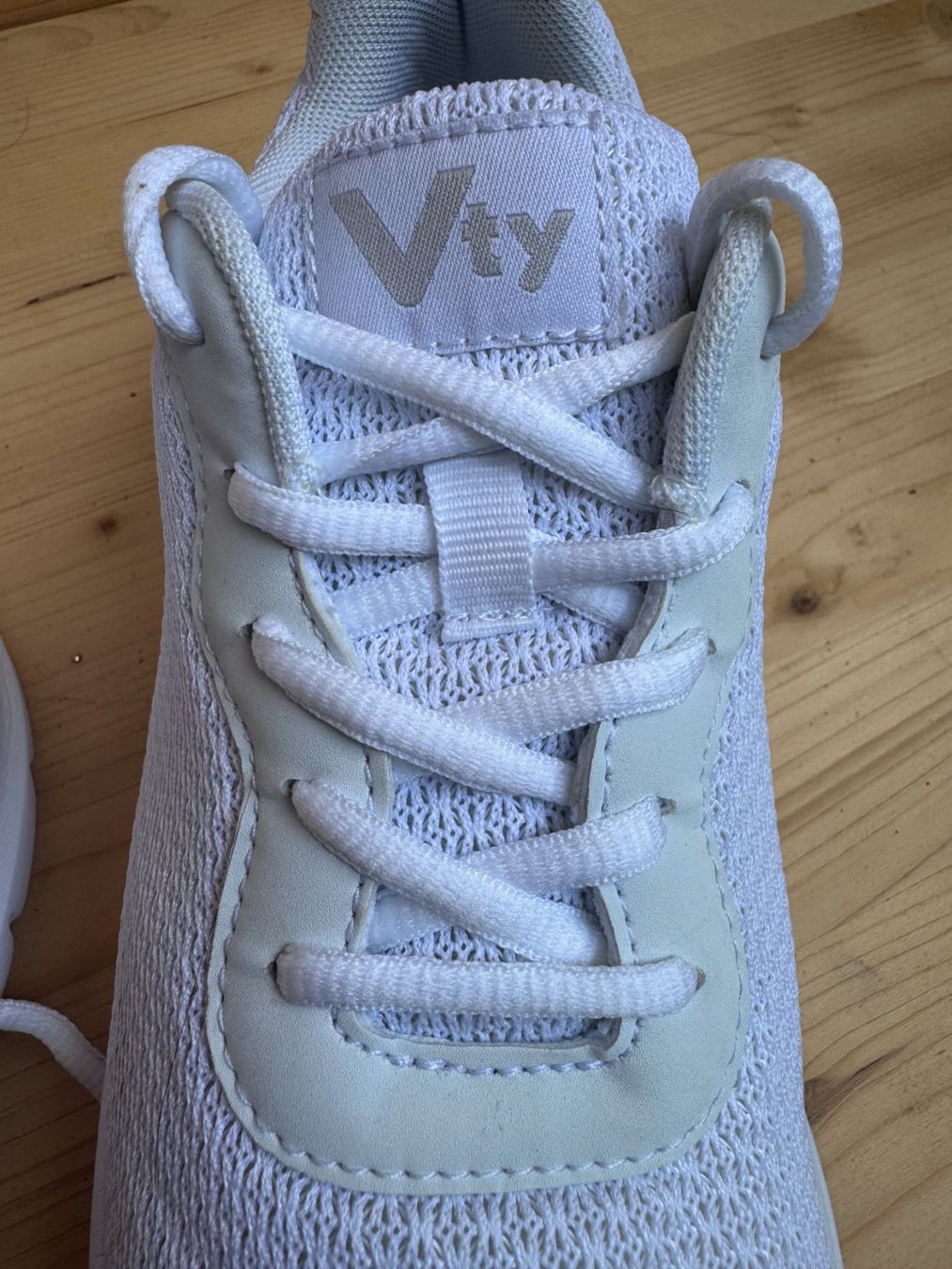 Scarpe da uomo: VTY Sneakers pointure 41, blanches – Usato da Gland venduto da Rwdd 7