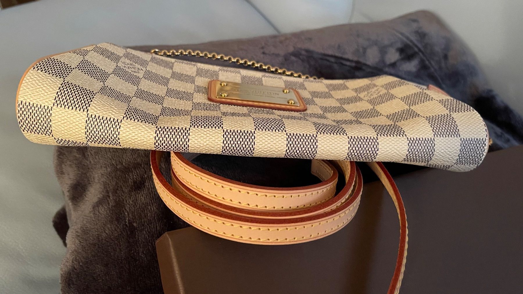 Louis Vuitton Borse da donna: Louis Vuitton Pochette Eva Damier Azur – Nuovo (secondo la descrizione) da Düdingen venduto da koe_7kdv 2