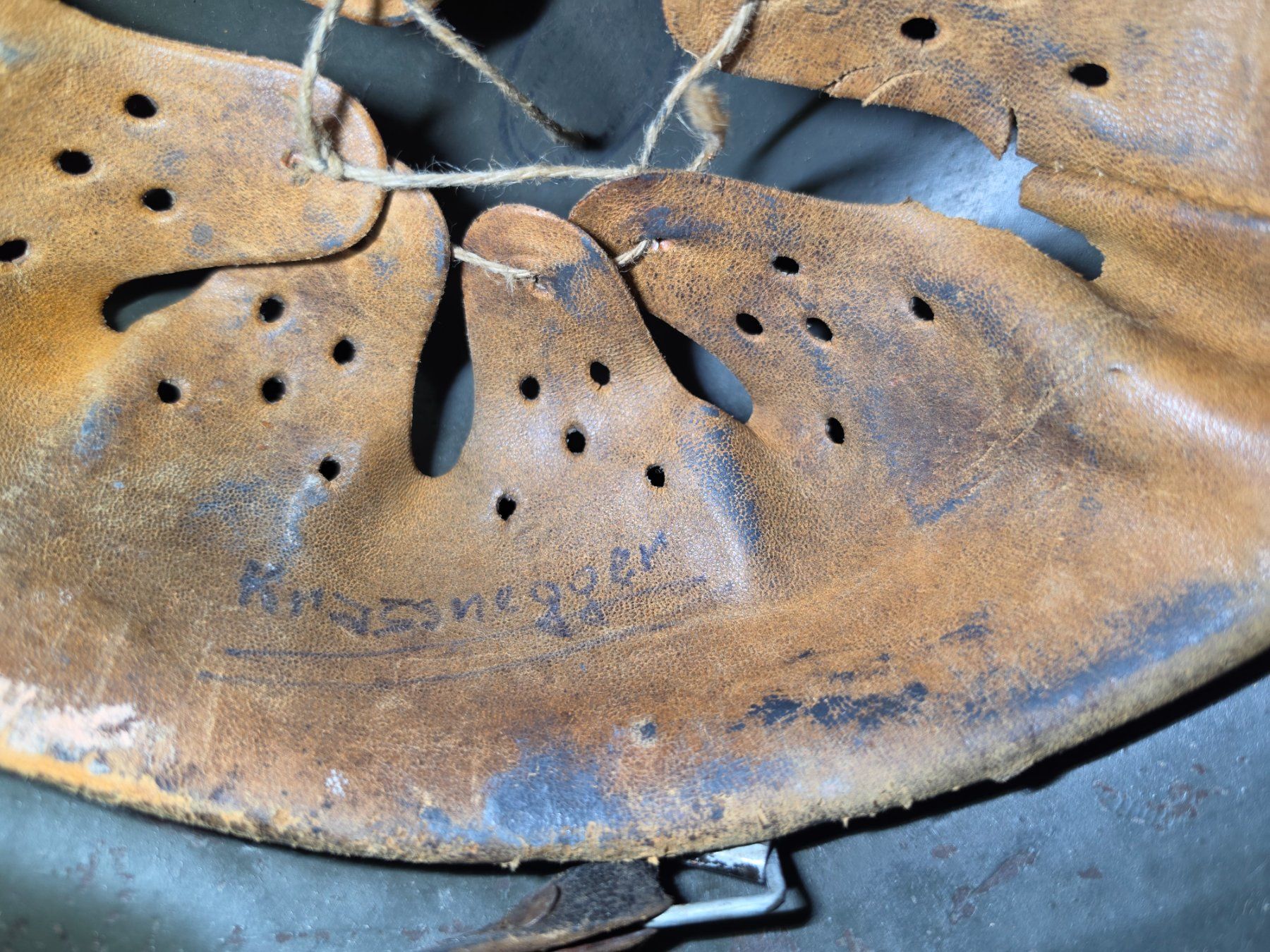Uniformi: M42 Stahlhelm der Wehrmacht – Usato da Chur venduto da Ghostwulf 8