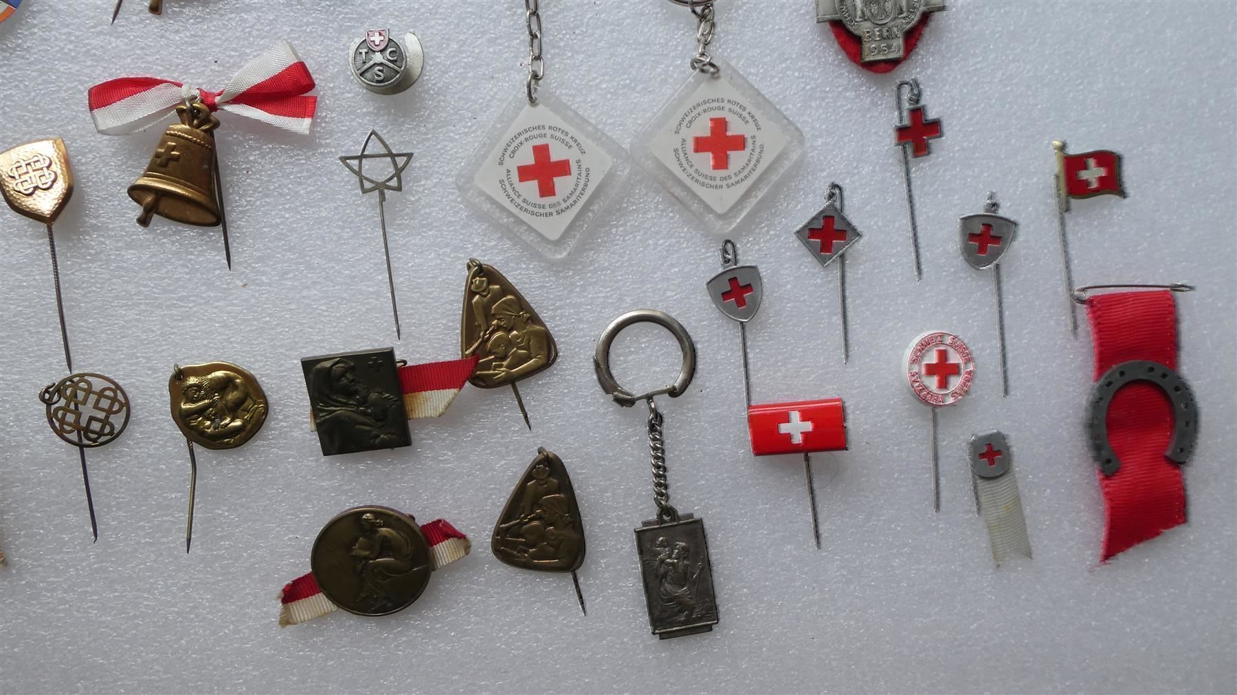 Placchette & Badge: Lot Sammlung Anstecknadeln und Abzeichen August – Nuovo e nell'imballaggio originale da Frauenfeld venduto da Astra13 3