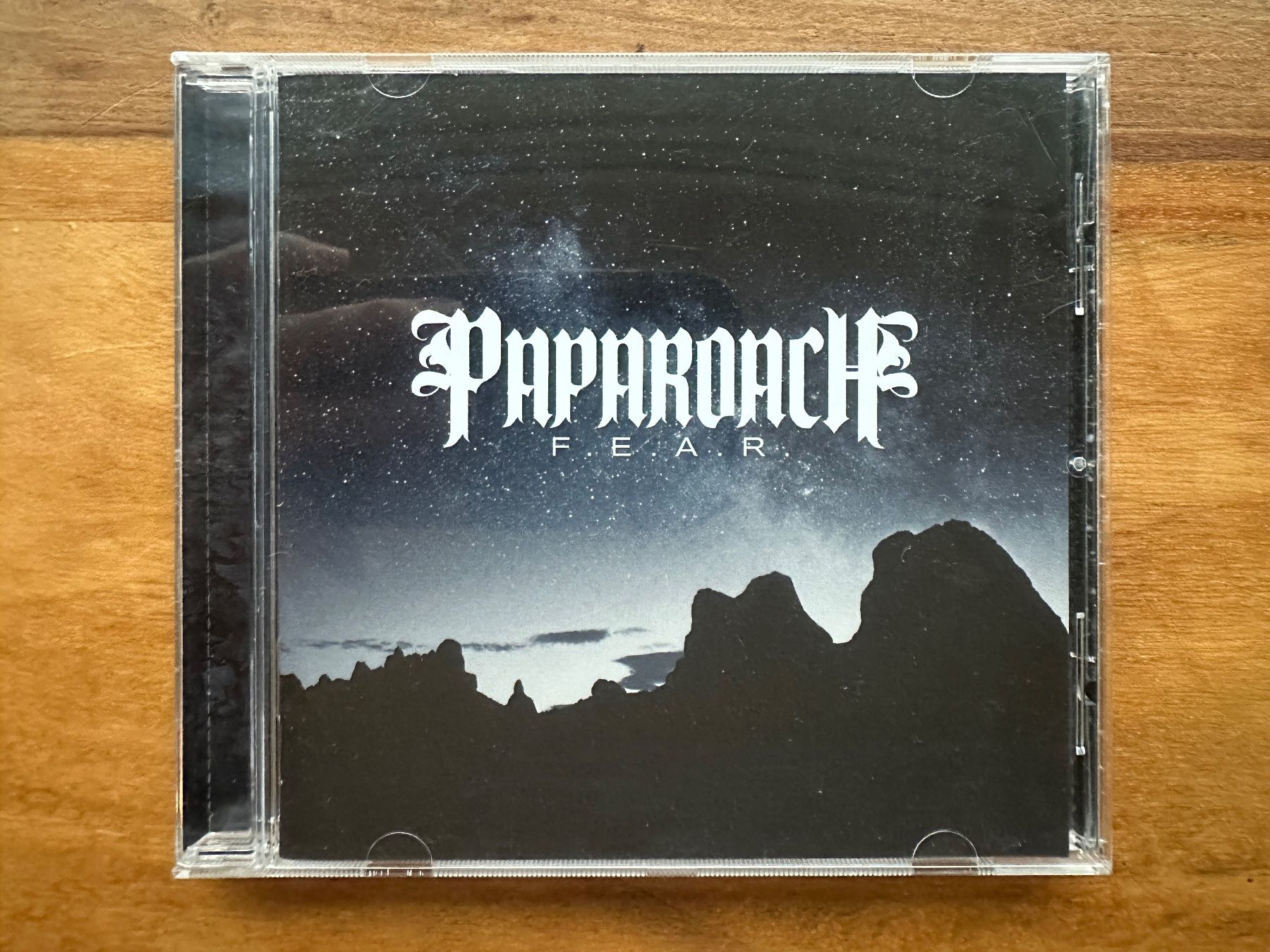 CD: Papa Roach - F.E.A.R. CD - Top Zustand – Usato da Horgen venduto da flyingpenguin2000