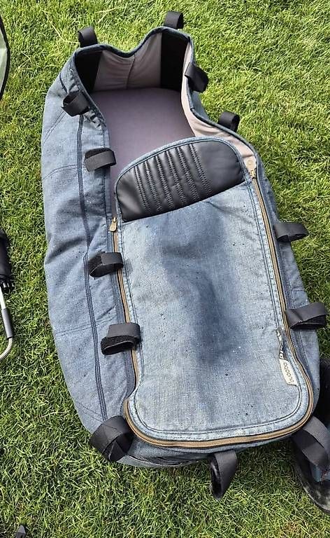 Carrozzine: Poussette Bugaboo édition limitée Diesel avec accessoires  – Usato da Vuisternens-Ogoz venduto da Sandralaubli 1
