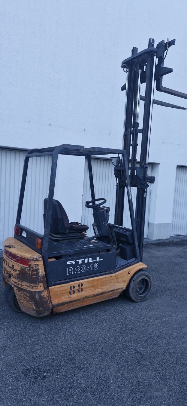 Still Carrelli elevatori e a forche: Stapler STILL – Usato da möhlin venduto da platzsimo 6