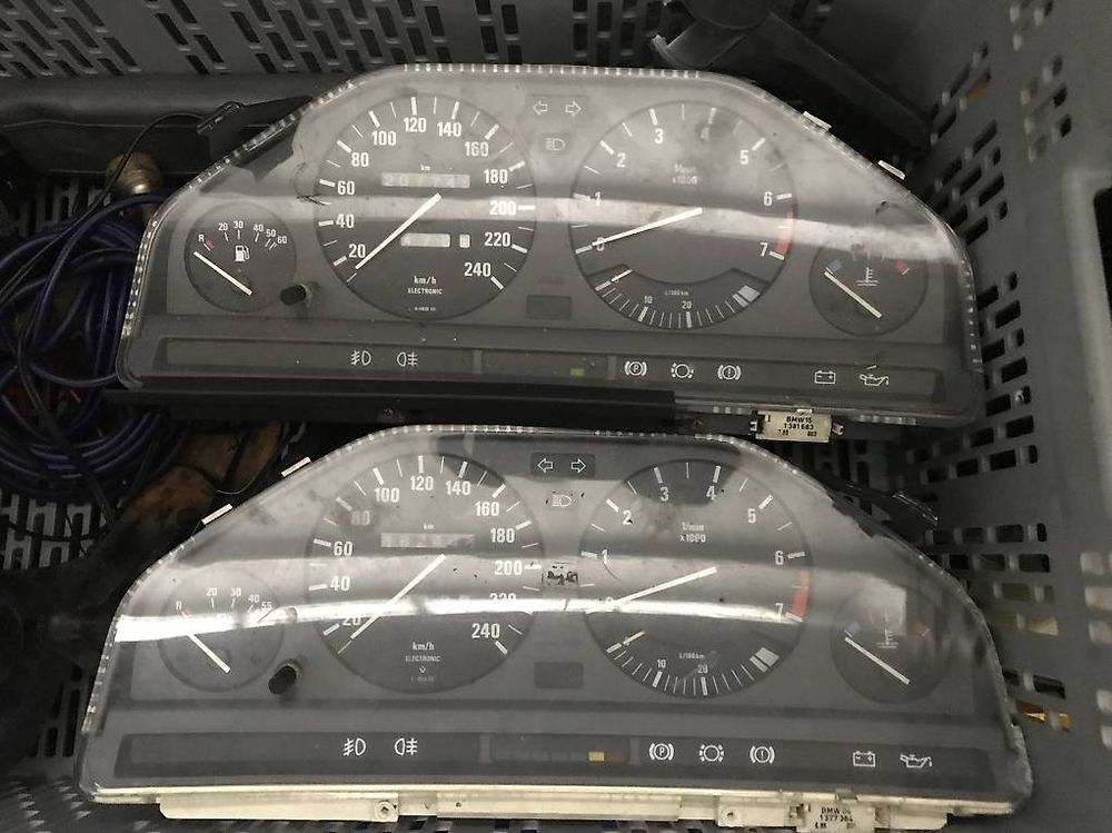 Tutti pezzi di ricambio auto: Bmw e30 original teile – Usato da Biasca venduto da dam_v27g 2