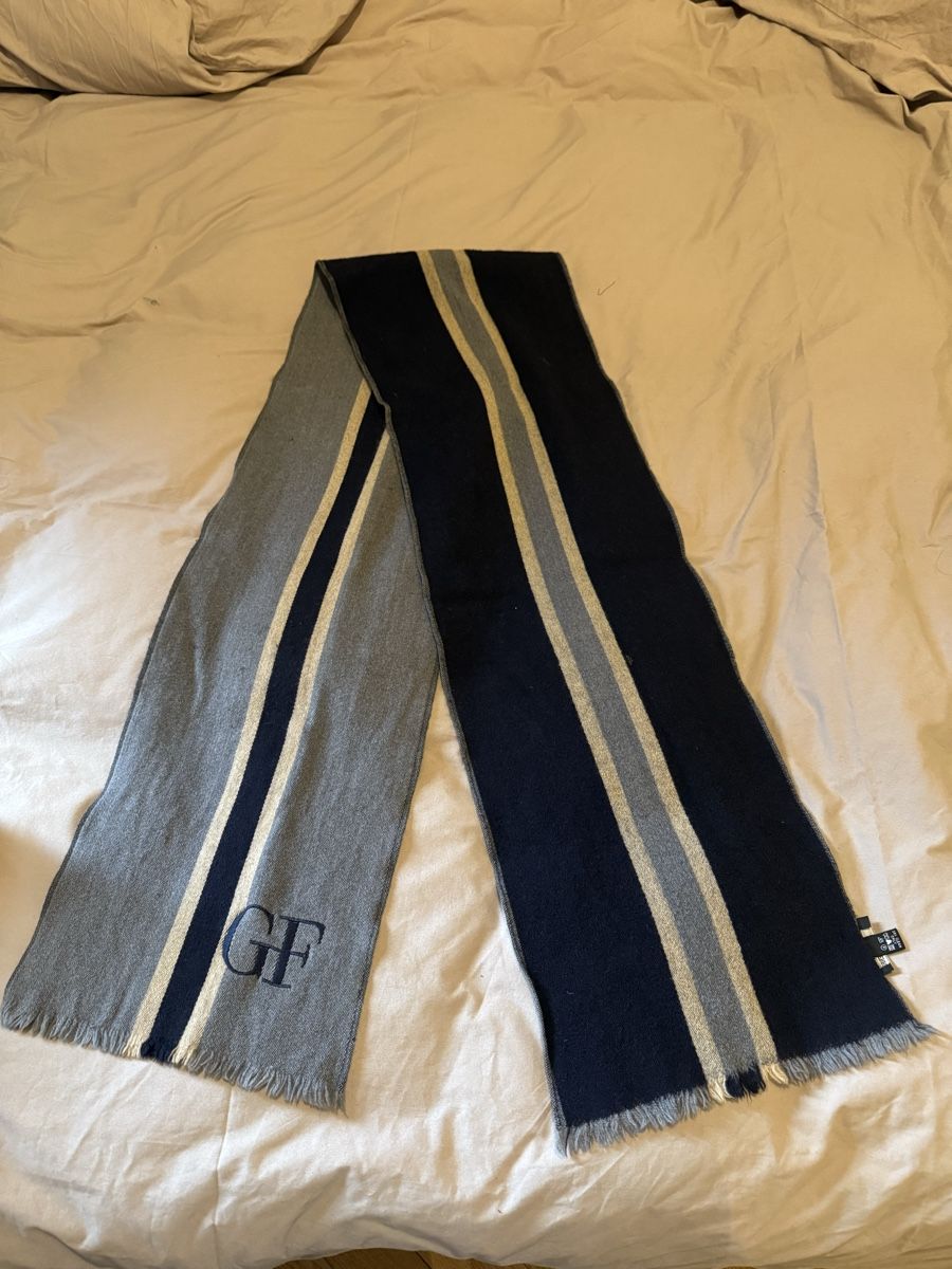 Gianfranco Ferre Foulards, Tücher & Schals: ÉCHARPE GIANFRANCO FERRÉ - LAINE – Neu (gemäss Beschreibung) aus Genève von Emorejac 2