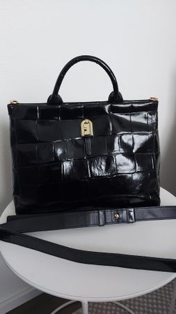 FURLA Tasche mit Kroko-Prägung & Gold-Logo - Must-have!