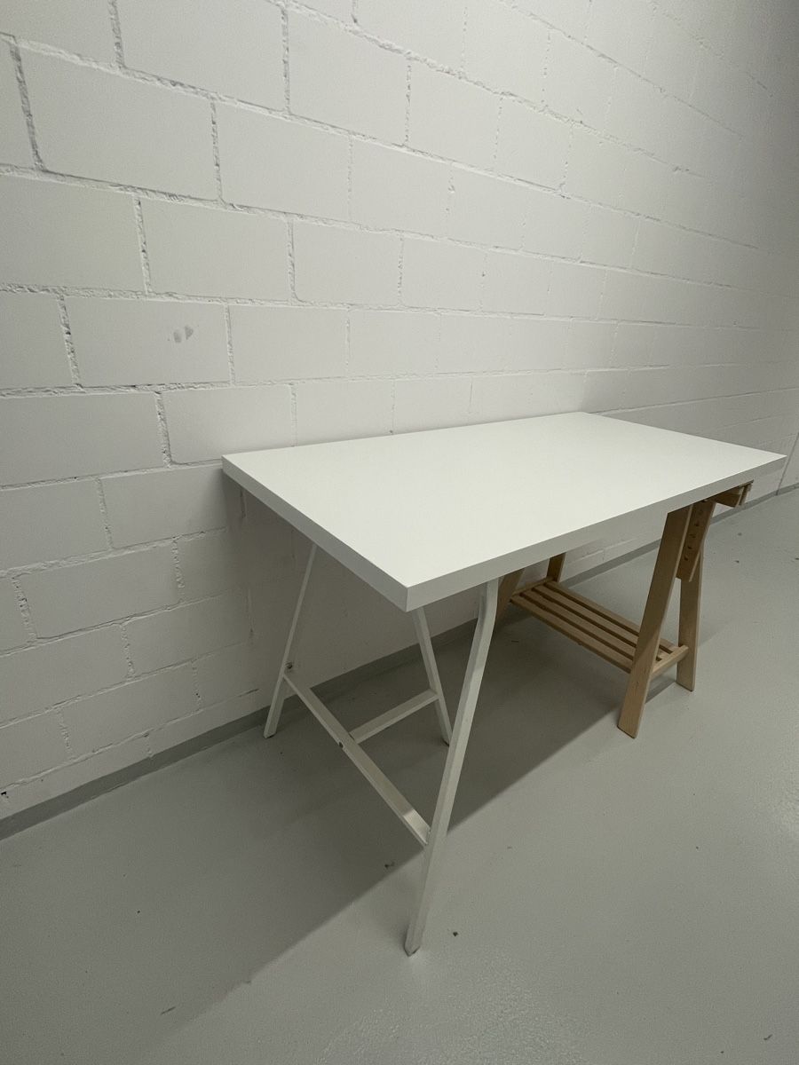 Ikea Scrivanie: Schreibtisch – Usato da Hausen am Albis venduto da mon_8v9f 1