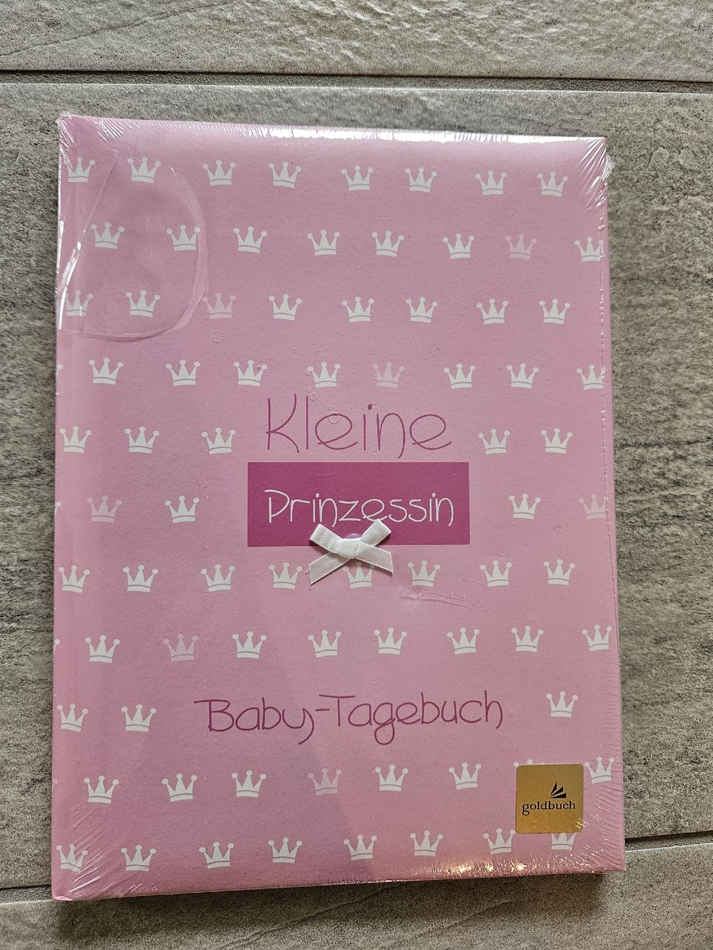 Libri: NEUES Baby-Tagebuch – Nuovo e nell'imballaggio originale da Rudolfingen venduto da Ana_62ml