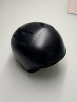 Schwarzer Ski/Snowboard Helm