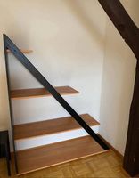 Étagère triangulaire