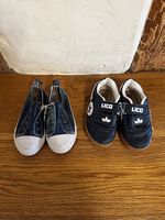 Turnschuhe Grösse 25