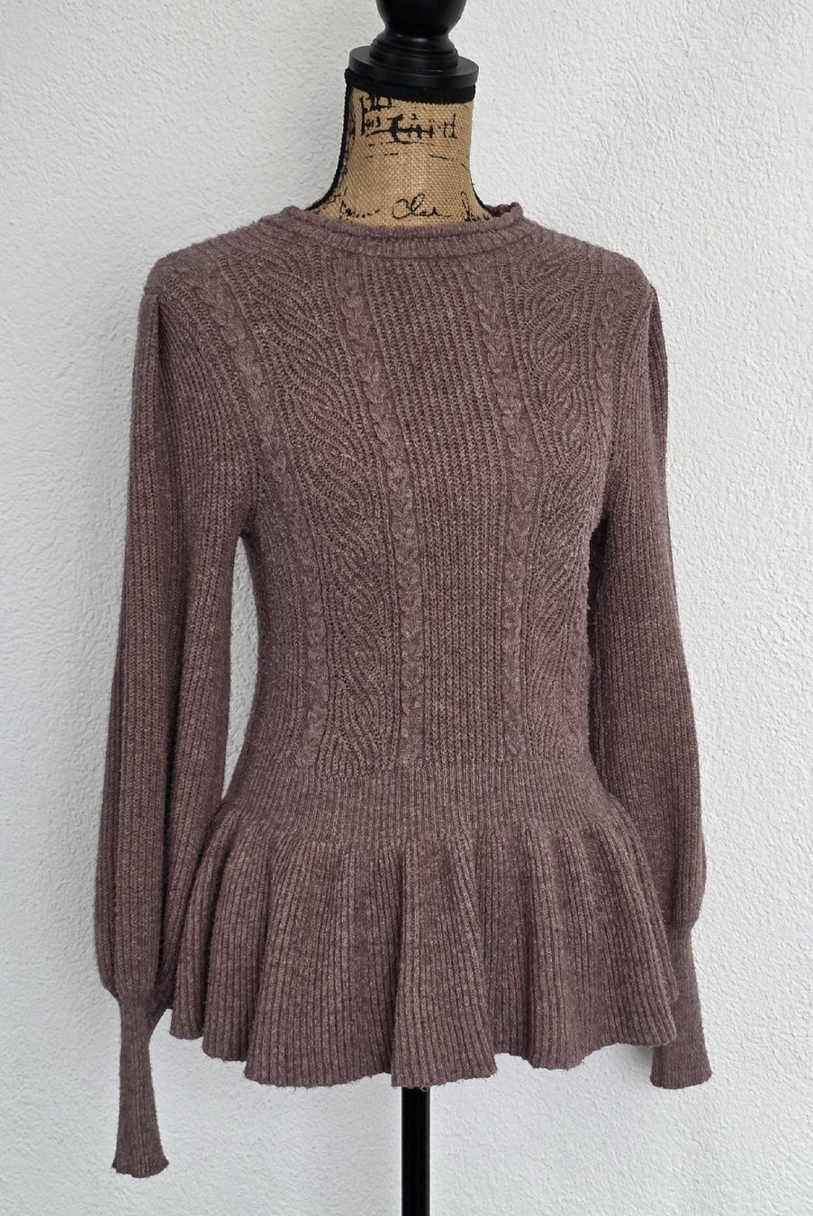 Only Maglioni & Felpe: ONLY Strickpullover mit Volant, Gr. S, Top Zustand! – Usato da Rheinsulz venduto da Gilea 1