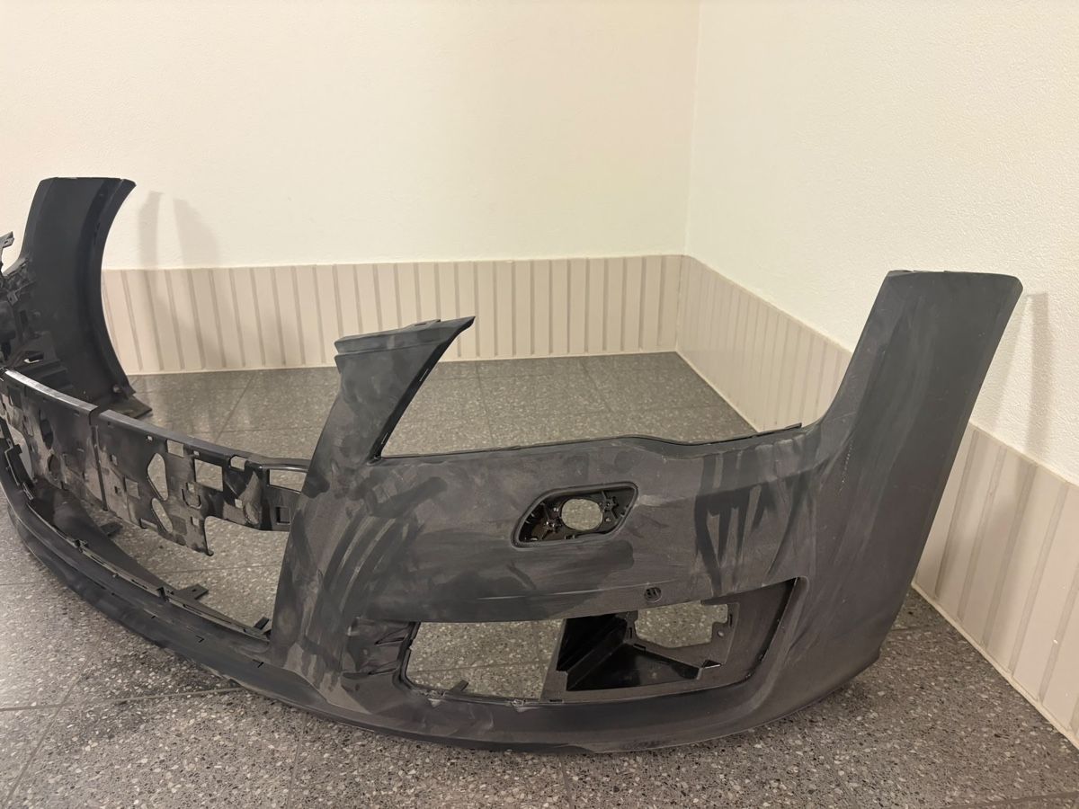 Tutti pezzi di ricambio auto: Audi a 7 frontstosstange  – Usato da Zürich venduto da uri_n9p6 1