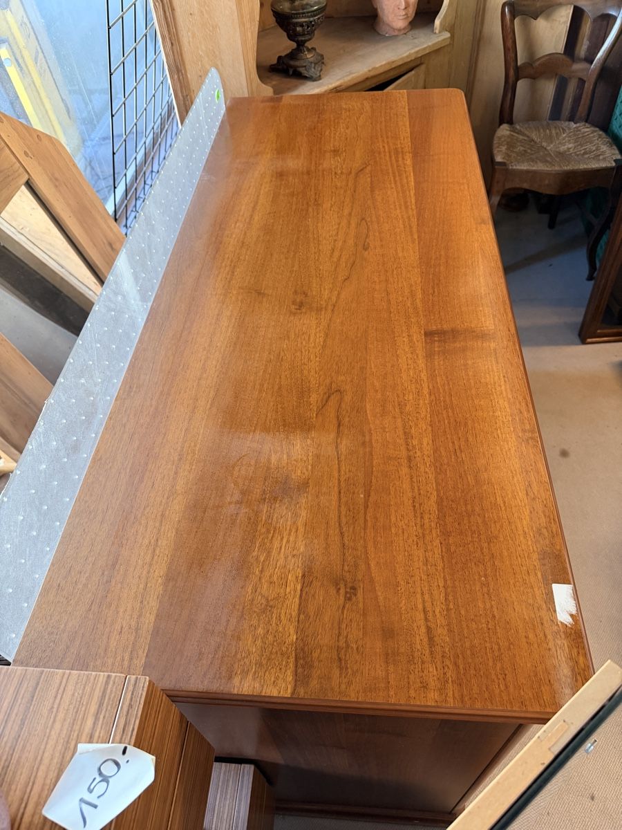Kommoden: Commode 5 tiroirs bois vernis bon état – Gebraucht aus St-Maurice von antikdestok 1