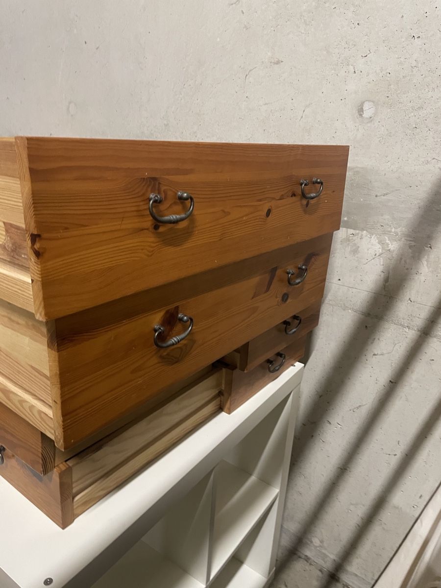 Cassettiere: Commode en bois à tiroirs – Usato da Satigny venduto da mad_p6bz 1