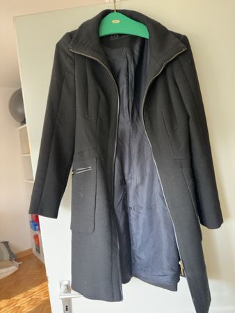 Schwarzer Mantel, Grösse M - gebraucht!