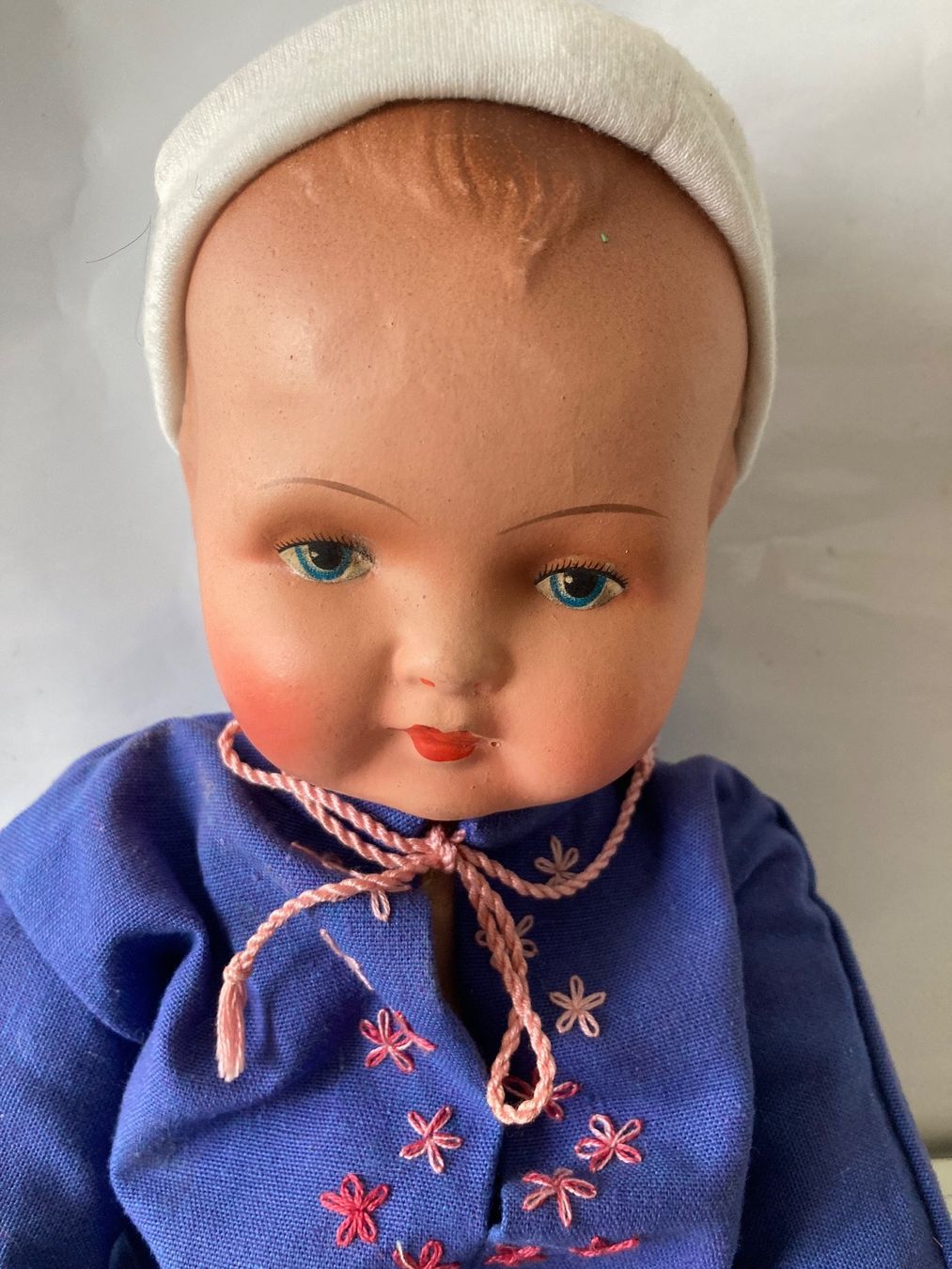 Bambole: Puppenkind Pappmaché Kopf Stoffkörper 40cm – Usato da Allschwil venduto da Maline1 1