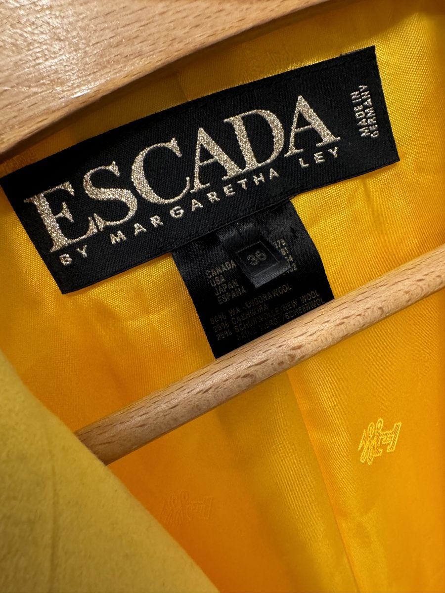 Escada Giacche: Escada Blazer Vintage Wolle – Usato da Obfelden venduto da tan_9lj9 9
