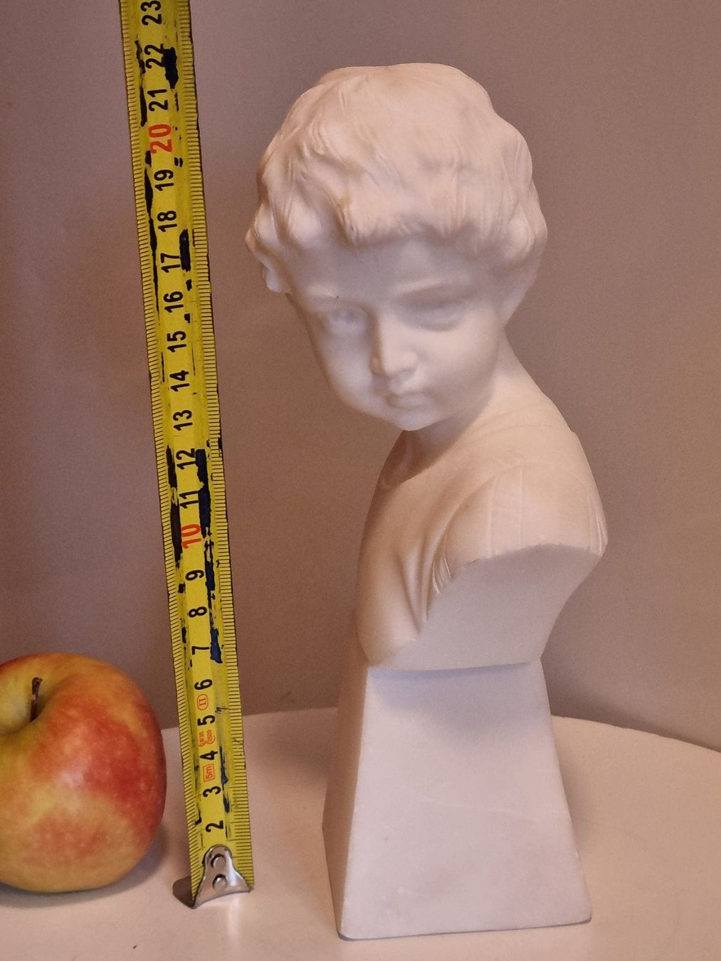 Skulpturen & Statuen: Signierte Alabaster-Kinderbüste – Gebraucht aus Scharnachtal von devin03 6