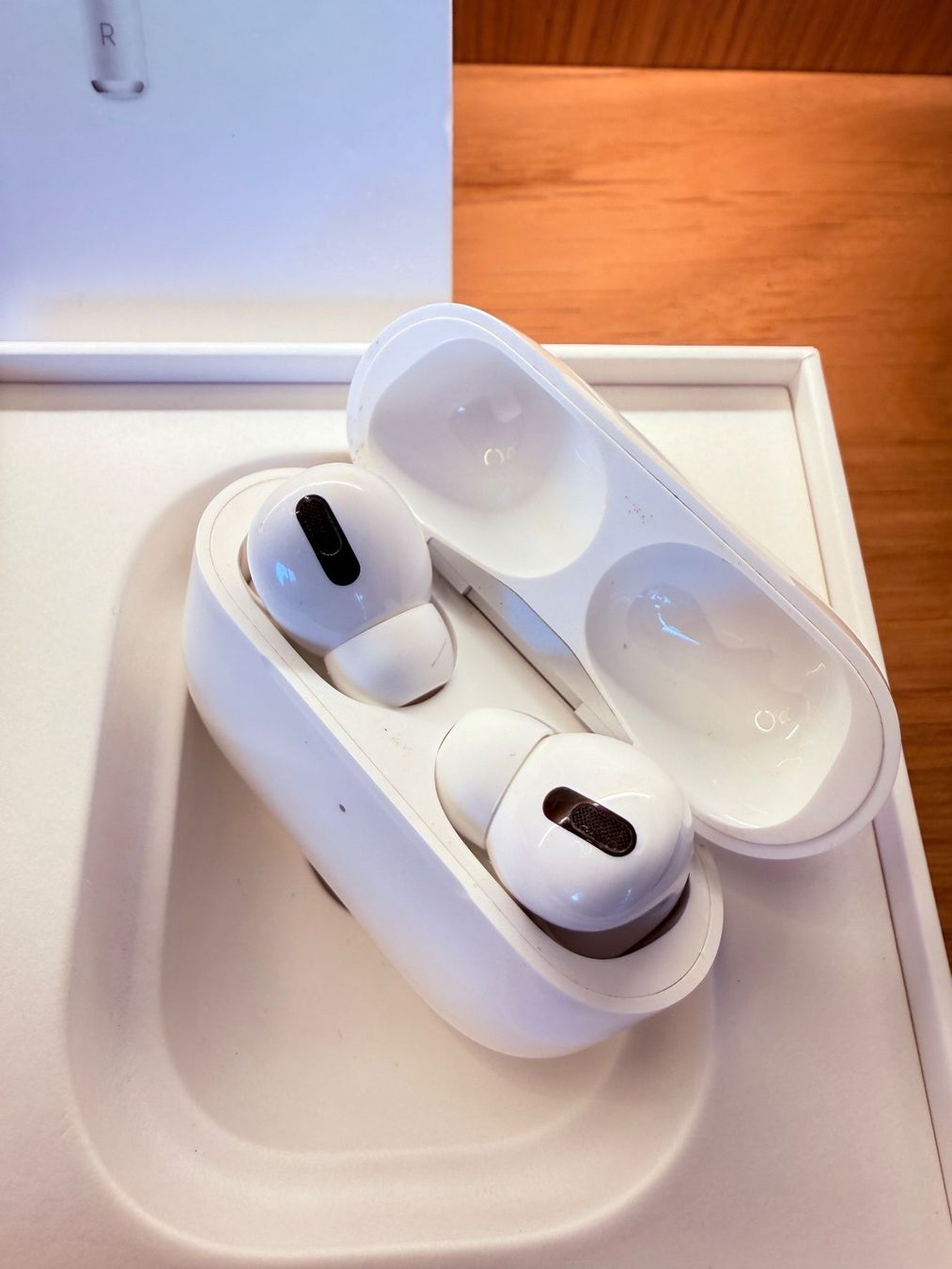 Apple Casques audio: AirPods Pro mit MagSafe Charging Case. Full Set! – D'occasion à Altendorf par RedHairBeast 2