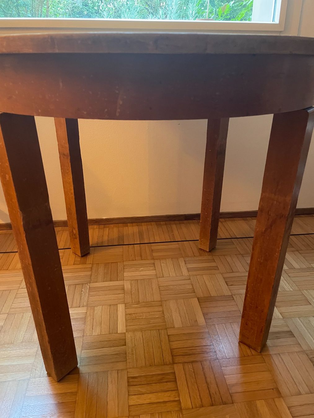 Tische: Ein runder Tisch – Gebraucht aus Riehen von ira_sm9p 1