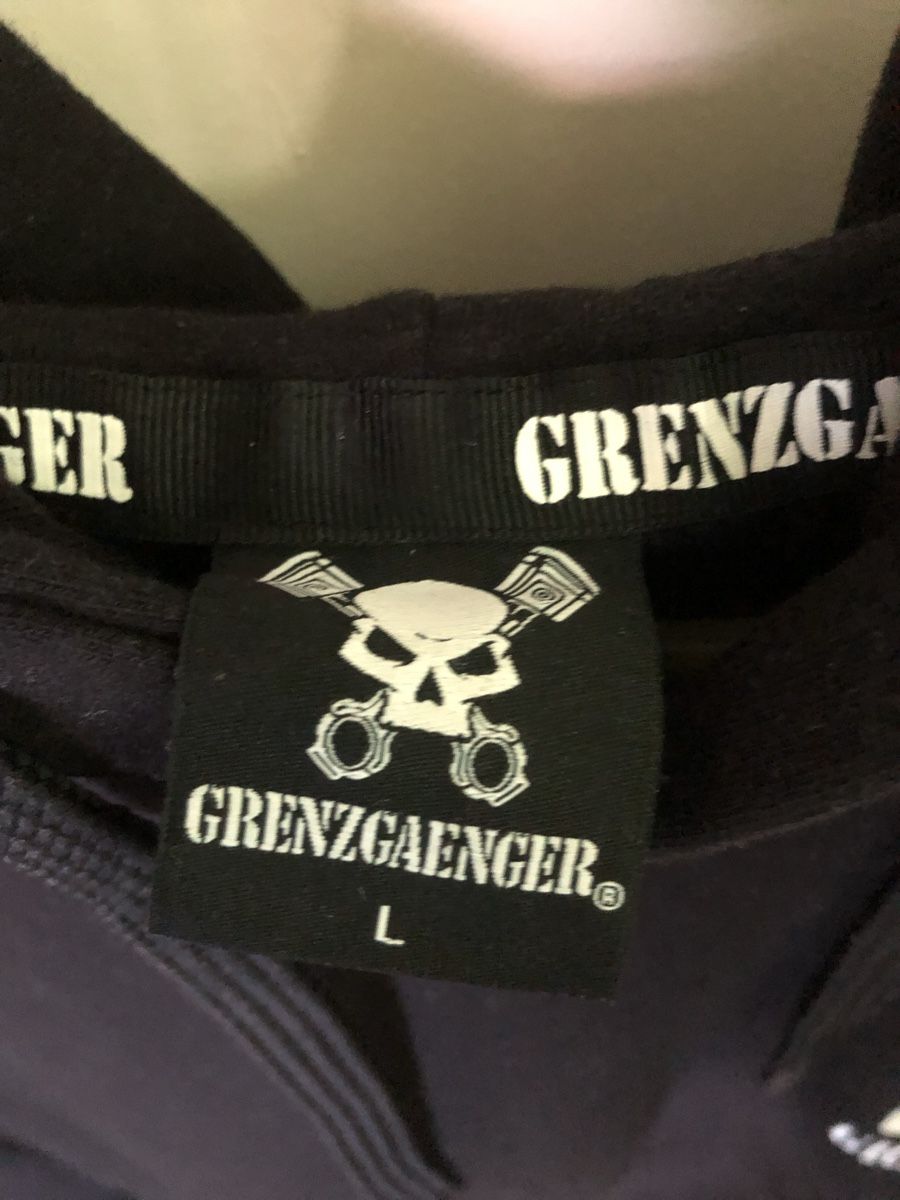 Maglioni & Felpe: Grenzgaenger Hoodie – Usato da Wolhusen venduto da herbstfarben 1
