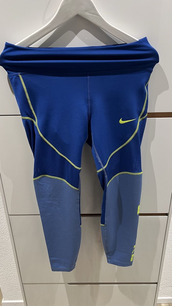 Pantalons: Nike Trainingshose – D'occasion à Wetzikon ZH par KikiZu