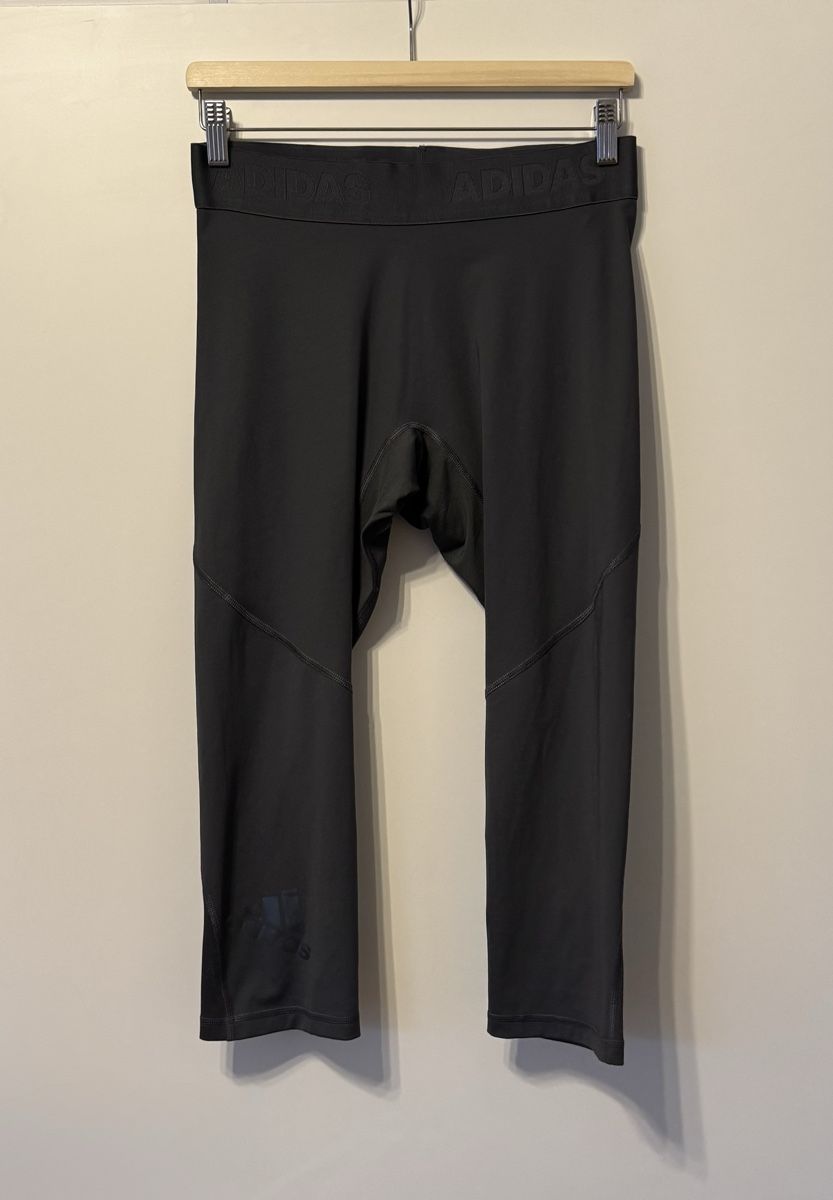 Adidas Leggings: Adidas Alphaskin ClimaCool Capris Grösse L  – Usato da Flumenthal venduto da Krajan