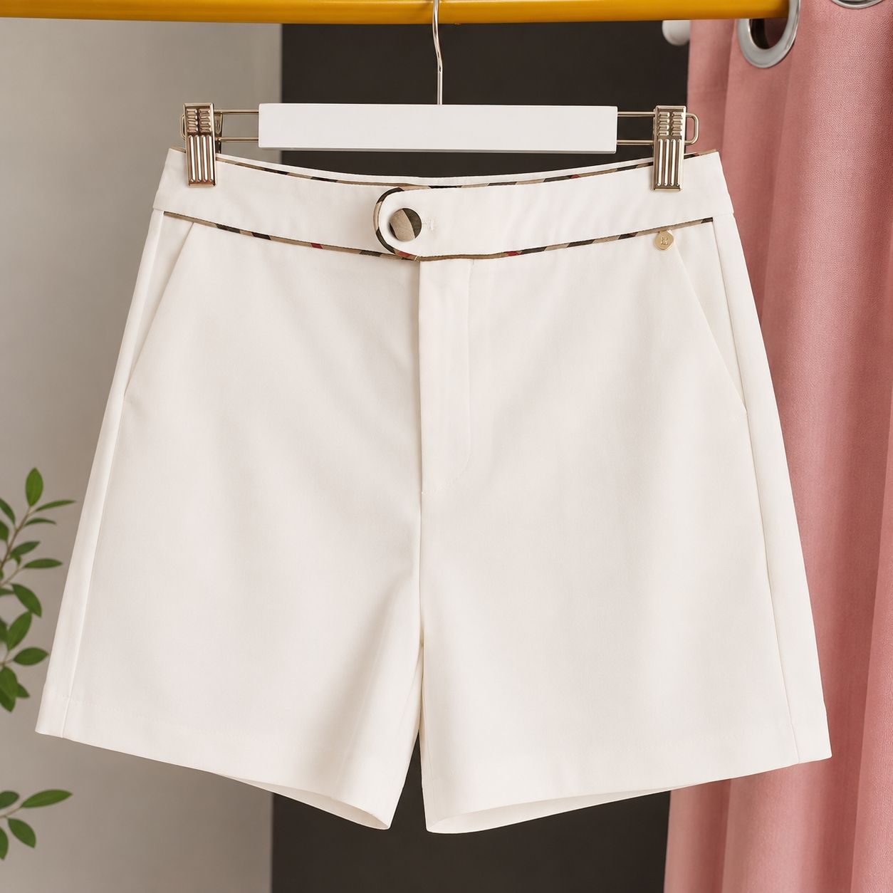 Pantaloni: Kurz Hose 40 NEU – Nuovo e nell'imballaggio originale da St. Gallen venduto da Mode.