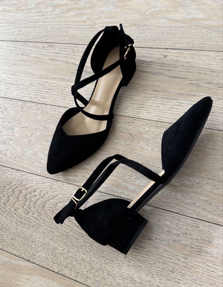 Scarpe da donna: Low-heel shoes with straps – Nuovo e nell'imballaggio originale da Genève venduto da chk_h2dy 1