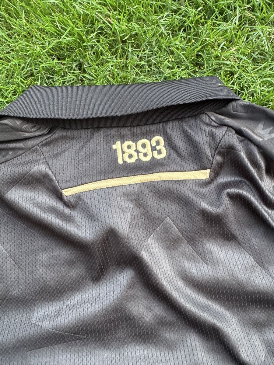 FC Bâle Maillots de corps & Pantalons: FC Basel Jubiläumstrikot XL – D'occasion à Dornach par Picasso81 4